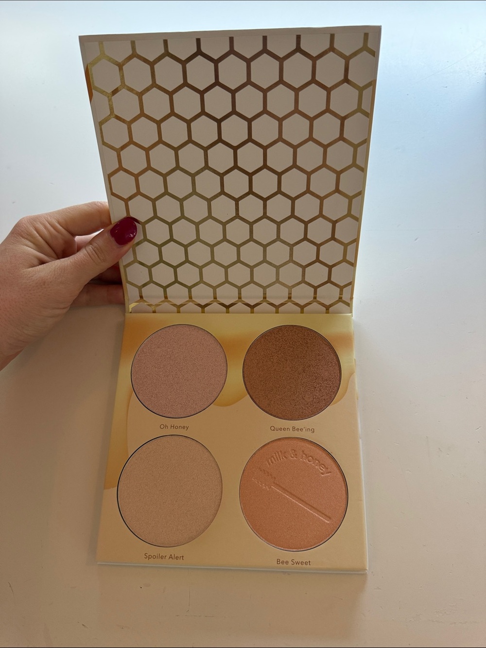 Creamy Peach & Gold Highlighter Palette – 4-Shade Glow